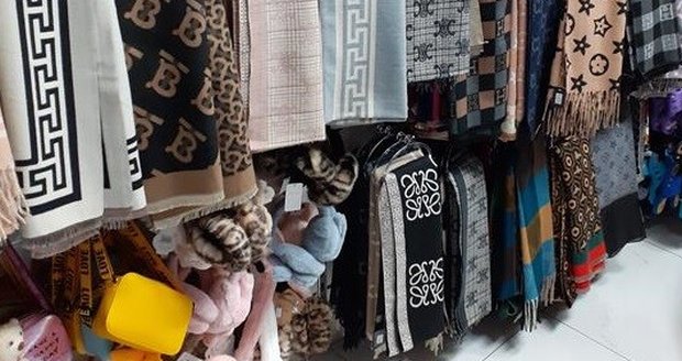 Padělky v centru Prahy.