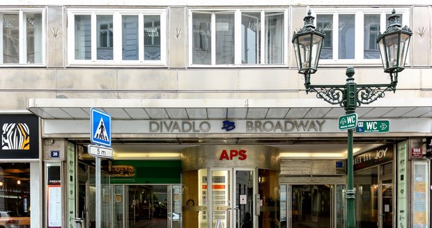 Velkolepý palác Broadway se znovu nevydražil. O stavbu za téměř miliardu nikdo nestojí