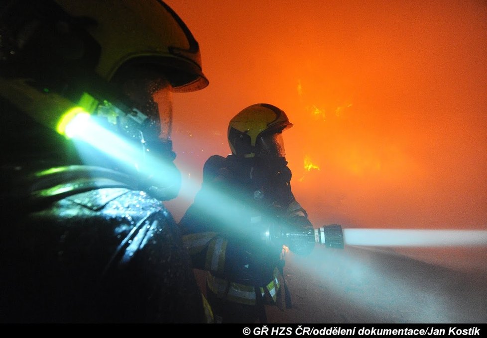 Na Palmovce hořela 10. ledna 2020 opuštěná budova.