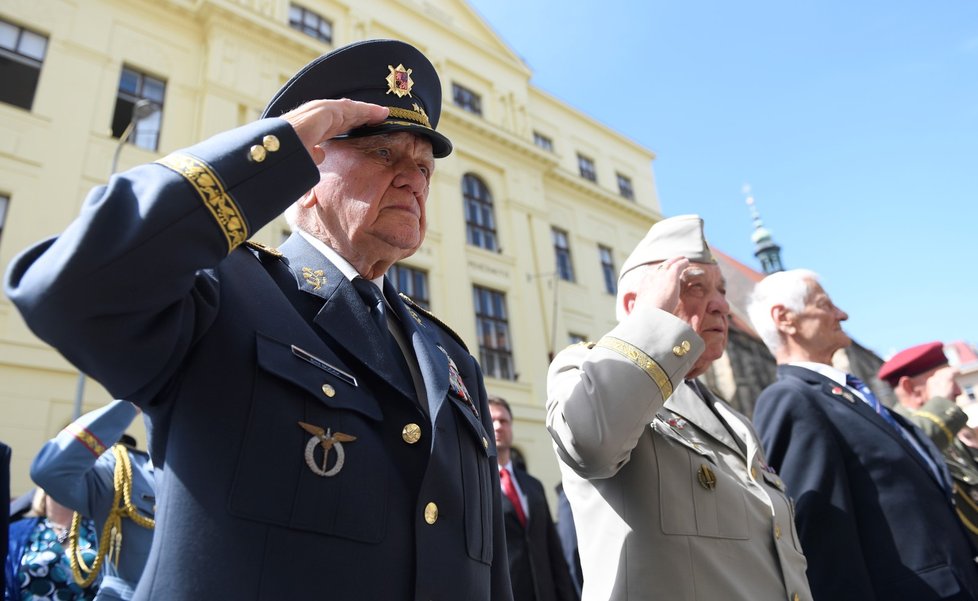 Před chrámem sv. Cyrila a Metoděje v pražské Resslově ulici se 18. června 2019 uskutečnila pietní vzpomínka při příležitosti 77. výročí výročí atentátu na Reinharda Heydricha a smrti československých parašutistů.