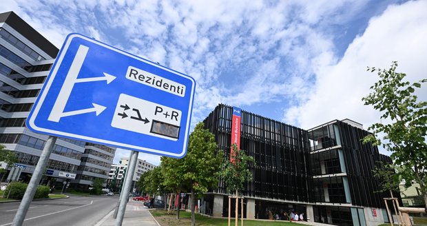 Parkovací dům P+R v Nových Butovicích byl slavnostně otevřen na rohu ulic Petžílkova a Bucharova, 23. června 2023, Praha.