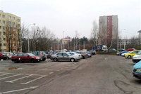 První nové P+R parkoviště v Praze vznikne v únoru. Zaparkuje tu 144 aut