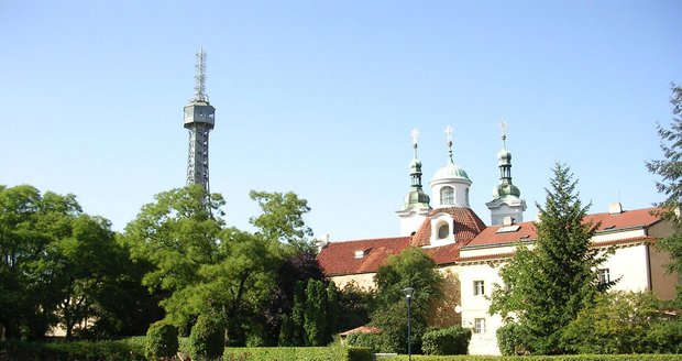 Park u Petřínské rozhledny