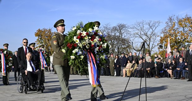 Politici si na Vítkově připomněli výročí vzniku Československa, dorazil i Zeman