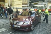 Policejní zásah v Praze: Rusové s pistolí zastavili dopravu v centru