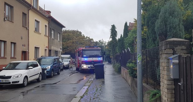 Únik plynu na Praze 5 si vyžádal evakuaci osmi lidí. Naštěstí nikdo nebyl zraněn a před dvanáctou hodinou se lidé vrátili zpět domů.