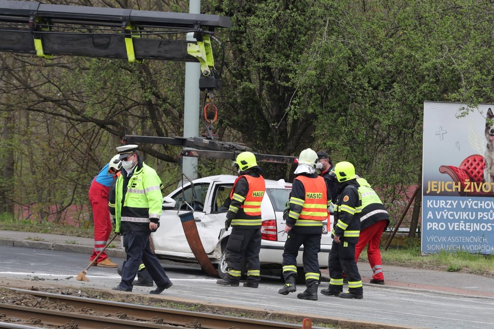 Nehoda v Plzeňské ulici v Praze, 4. května 2021.