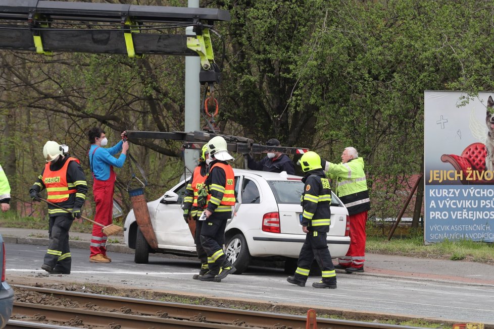 Nehoda v Plzeňské ulici v Praze, 4. května 2021.