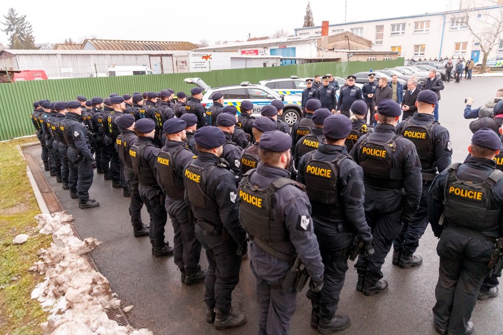 Petr Fiala a Vít Rakušan na návštěvě u policie. (24. ledna 2023)