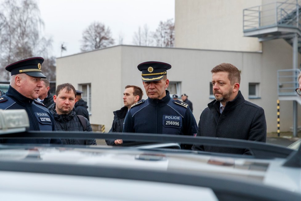 Petr Fiala a Vít Rakušan na návštěvě u policie. (24. ledna 2023)