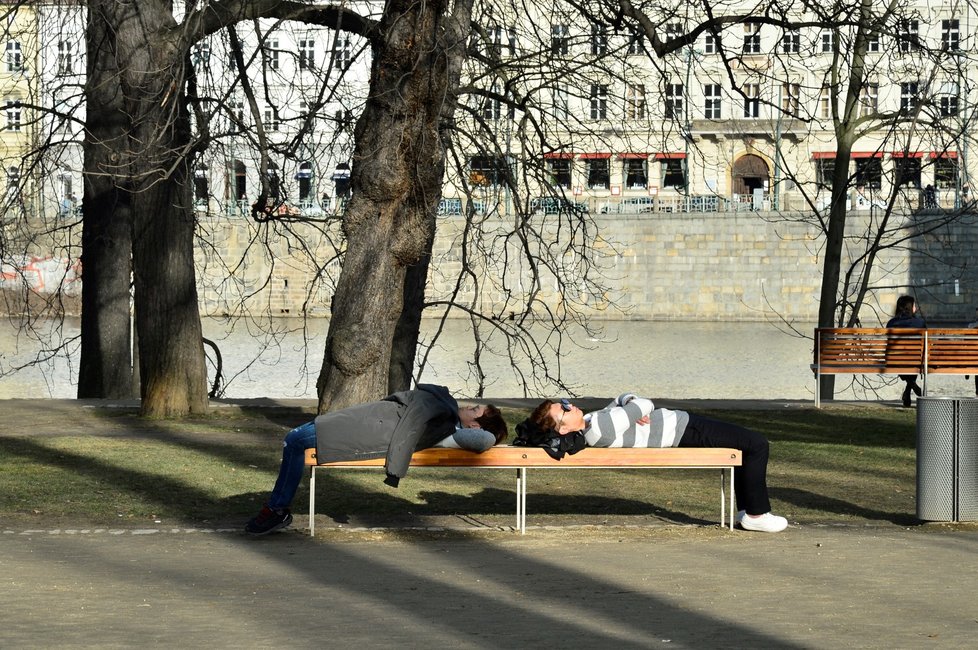 O víkendu vyrazte ven. Bude velké teplo a slunečno