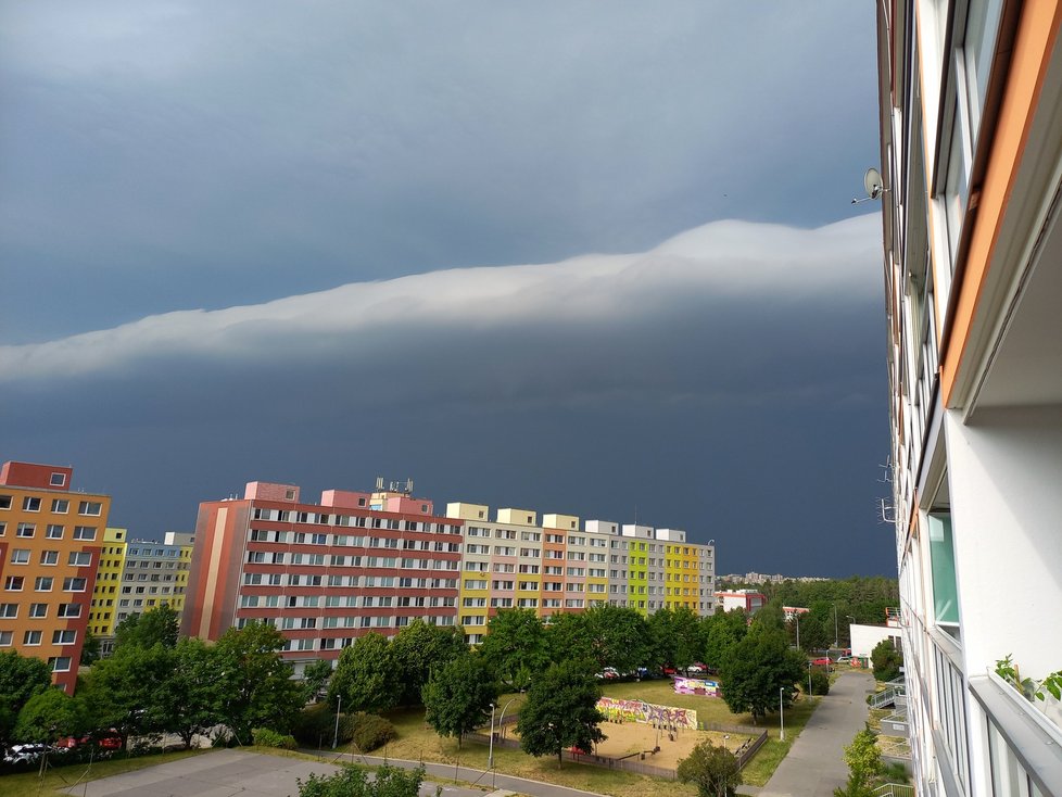 Roll cloud v Praze. (20. června 2022)