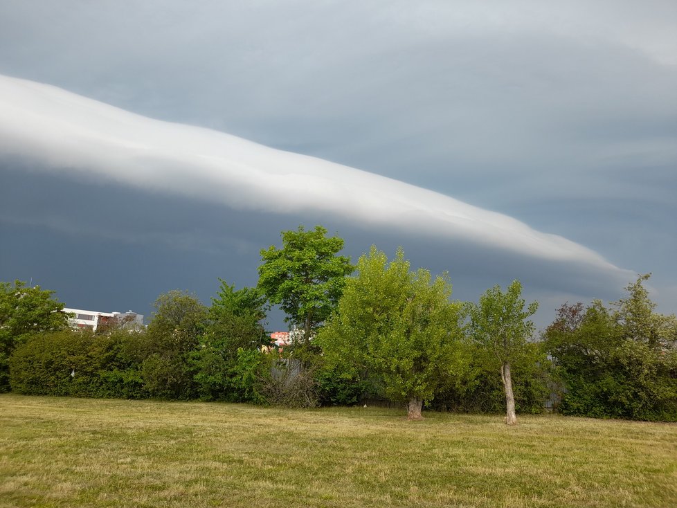 Roll cloud v Praze (20. června 2022)