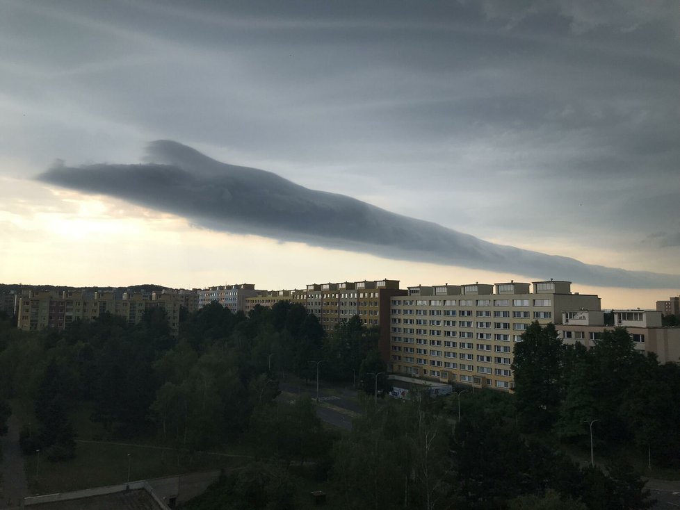 Roll cloud v Praze. (20. června 2022)