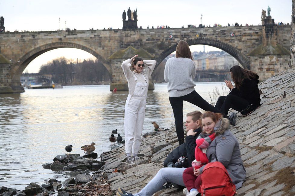 Na počátku březnového týdne budou teploty okolo 10 stupňů Celsia. O víkendu přijde ochlazení.