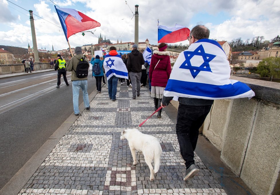 Pochod dobré vůle konaný v rámci shromáždění Kulturou proti antisemitismu pořádané Mezinárodním křesťanským velvyslanectvím Jeruzalém (ICEJ), 10. dubna 2022.