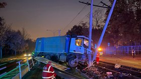 Nehoda nákladního auta na Podolském nábřeží. (27. října 2021)