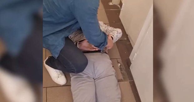 Podvodníci prali peníze přes cizí účty.