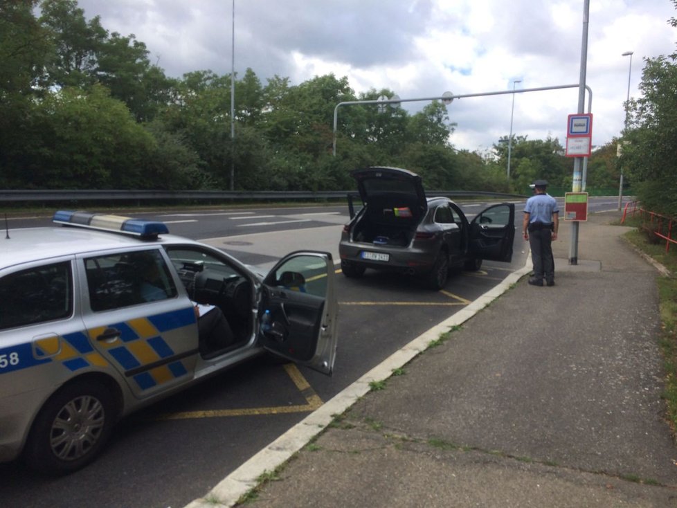 Policejní honička v Hostivaři.