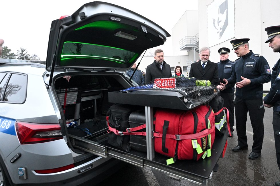 Petr Fiala a Vít Rakušan na návštěvě u policie. (24. ledna 2023)