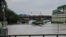 Protipovodňové zábrany ve Zbraslavi nestačí: Praha je nechá zvýšit a vybuduje novou část