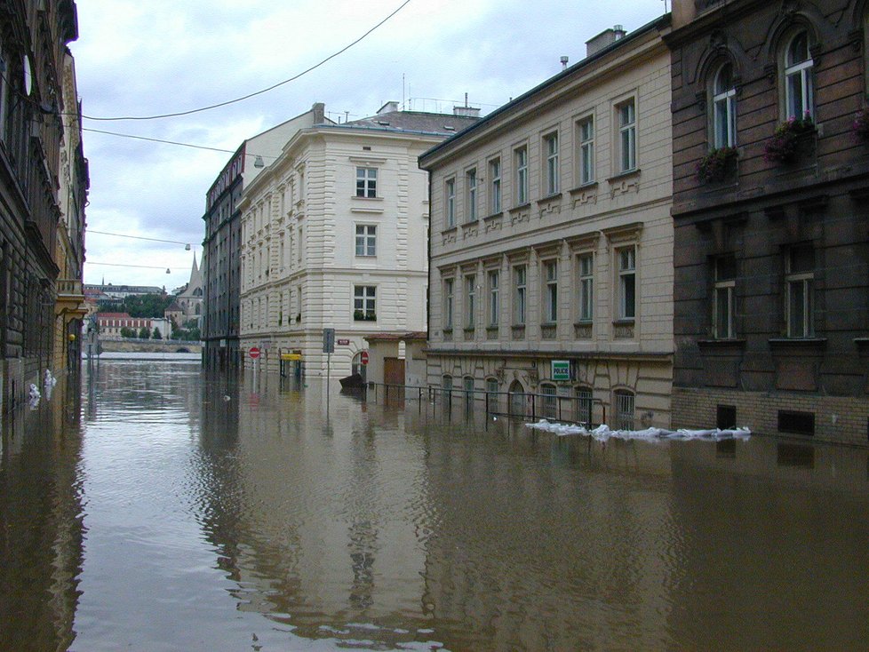 Povodně byly v roce 2002 ničivé v celé Praze 5 i Zbraslavi.