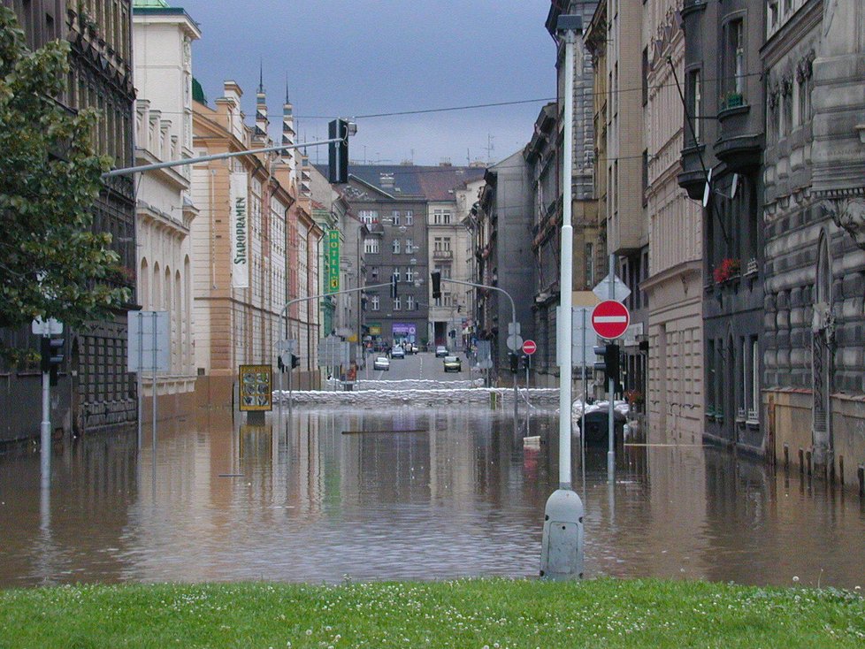 Povodně byly v roce 2002 ničivé v celé Praze 5 i Zbraslavi.