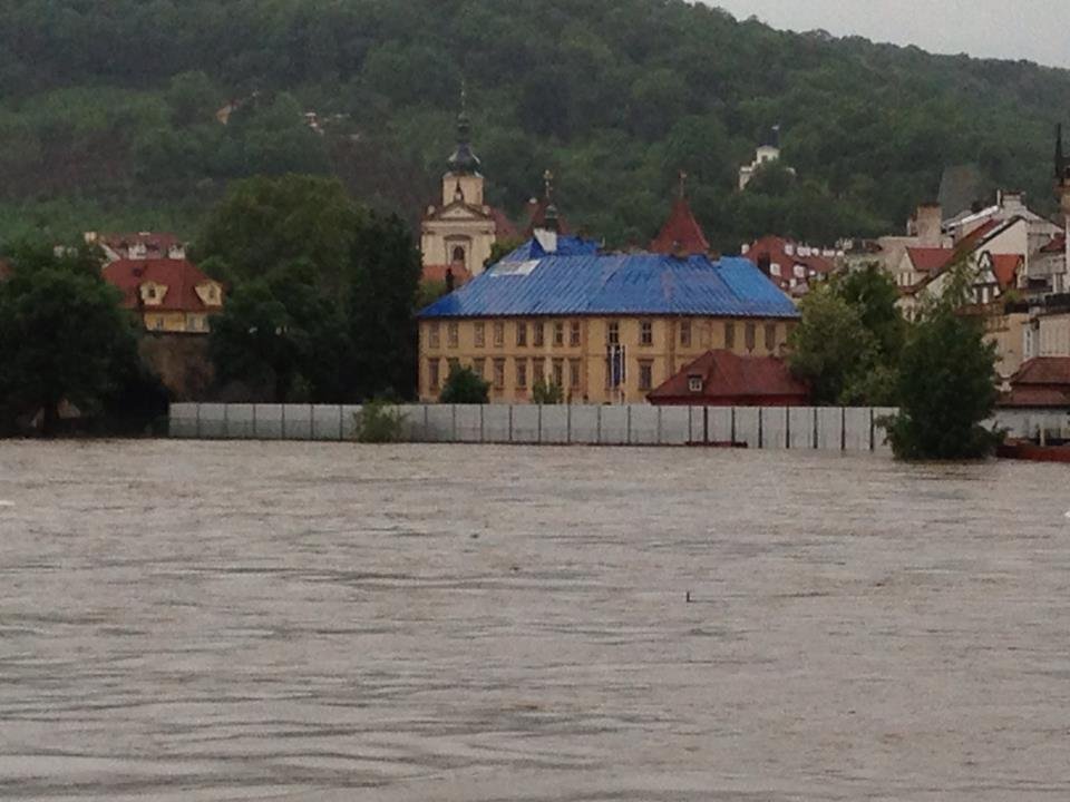 Povodně 2013: Situace v Praze 3. června ráno. Hladina Vltavy stále stoupala