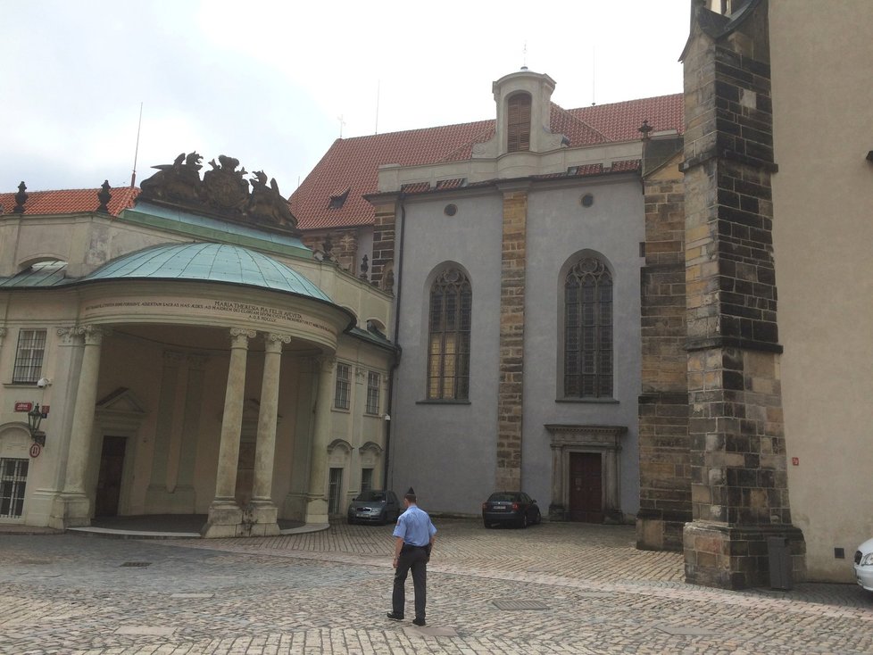 Kaple Všech svatých na Pražském hradě, kterou požár také drtivě zasáhl.