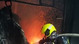 Ohnivé peklo v Malešické spalovně: Požár ji měl vyřadit z provozu na několik dní, podařilo se spustit dvě linky