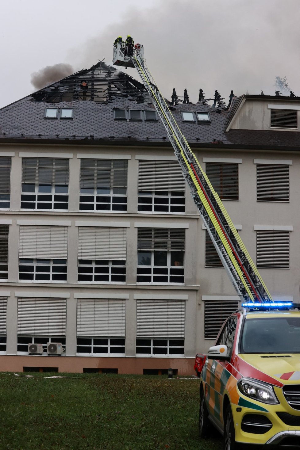 Požár v Ústřední vojenské nemocnici v Praze. (27.8.2022)
