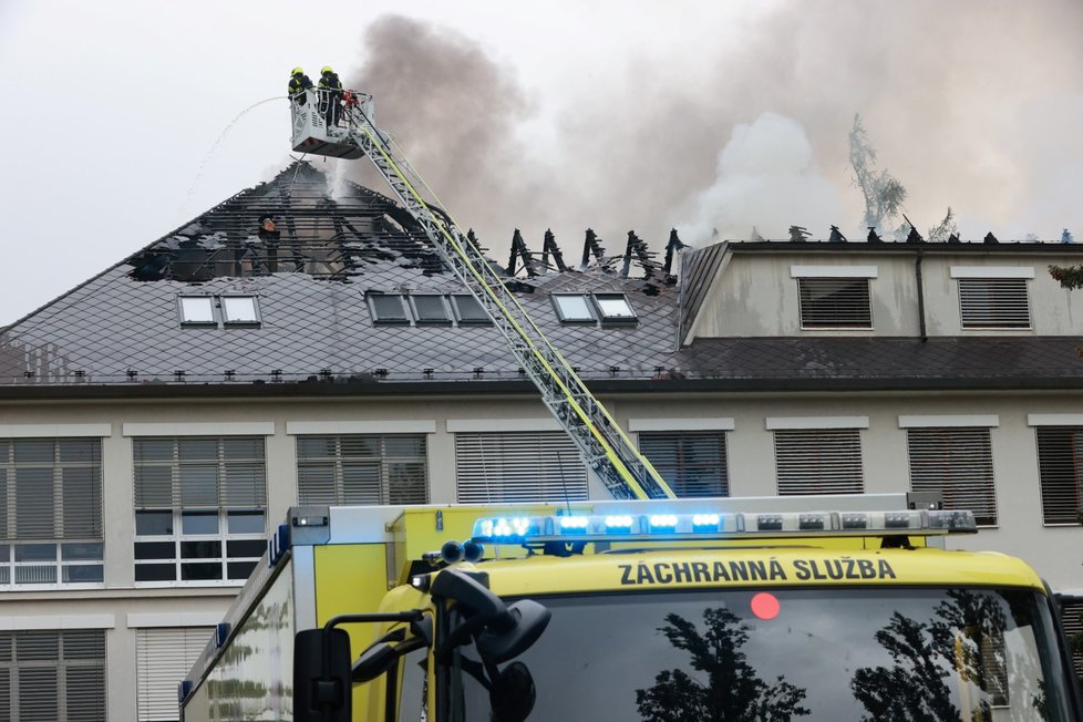 Požár v Ústřední vojenské nemocnici v Praze. (27.8.2022)