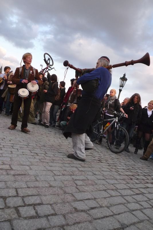 Buskingu se Jiří Wehle věnuje již od roku 1987. Teď je to příjemné přivydělání k důchodu.