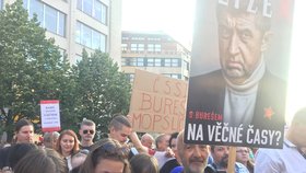 Demonstrace proti Andreji Babišovi na Václavském náměstí