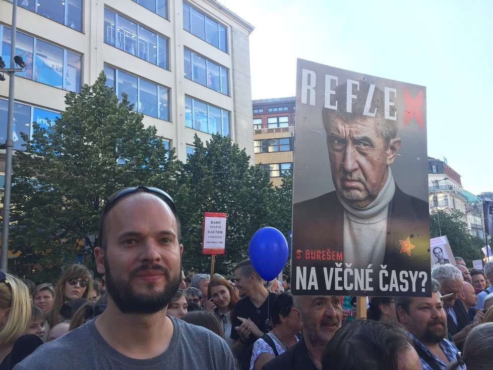 Demonstrace proti Andreji Babišovi na Václavském náměstí