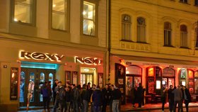 Nájezd turistů do české metropole a divoké párty: Pražané nemohou večer spát kvůli nadměrnému hluku