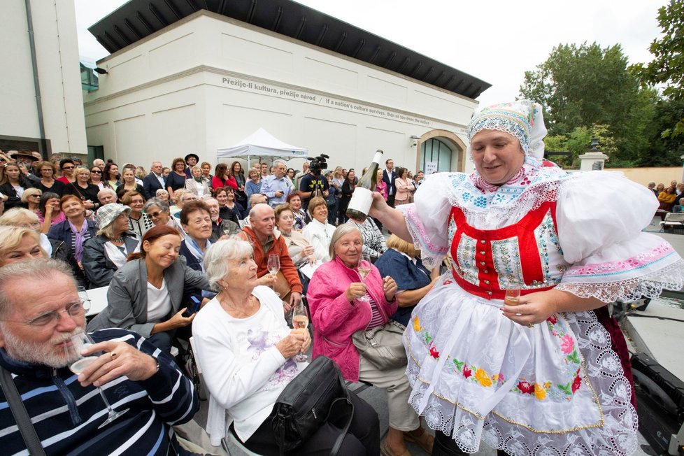 Oslava 100. narozenin Medy Mládkové v roce 2019.