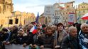Podporovatelé spolku Milionu chvilek pro demokracii prošli v neděli 1. 3. Prahu a sešli se na Staroměstském náměstí.