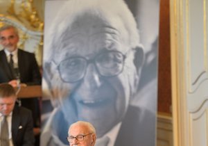 Sir Nicholas Winton s Marií Schmolkovou spolupracoval na židovských transportech do bezpečí.