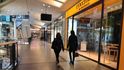 Obchodní centrum Palladium v centru Prahy zeje prázdnotou. Většina obchodů je zavřených. Obchodní centrum Palladium v centru Prahy zeje prázdnotou. Většina obchodů je zavřených.