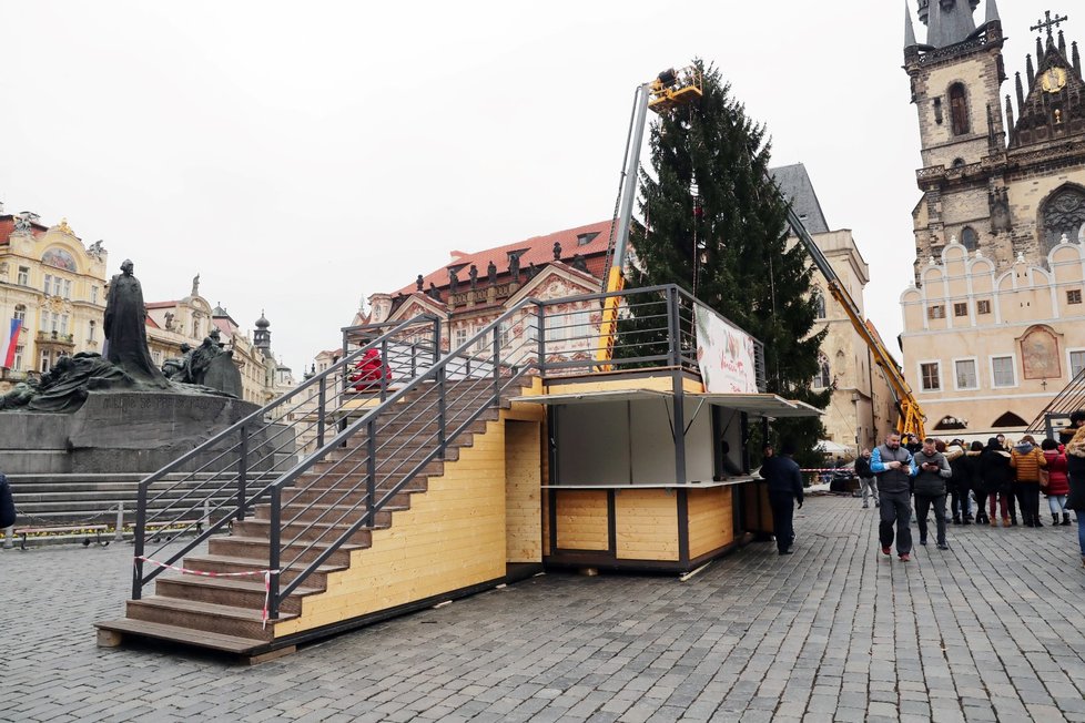 Pražští policisté plánují zvýšená bezpečnostní opatření během Vánoc.