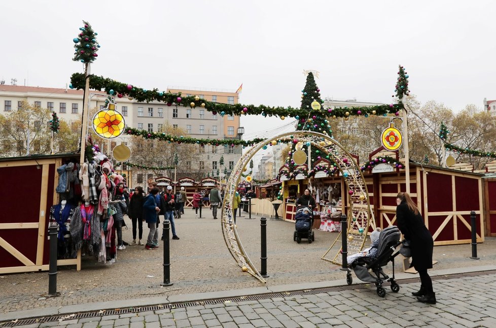 Do Prahy o Vánocích přijede o 700 tisíc více turistů než loni