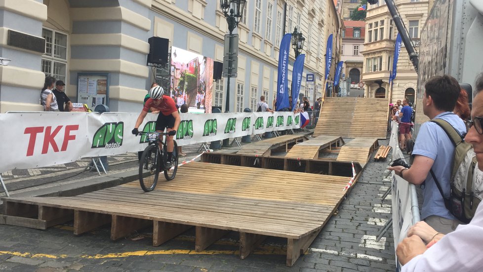 Průběh cyklistických závodů Pražské schody 2018