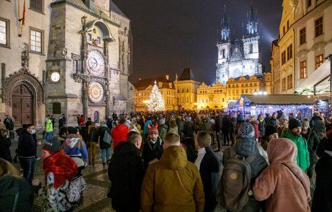 1,3 milionu obyvatel v Praze. Výrazně ubylo svateb i rozvodů, zemřelo víc lidí než loni