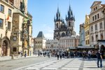 Pražské památky a instituce hlásí, že v porovnání s minulým rokem je navštívila přibližně třetina lidí. 22.08.2020