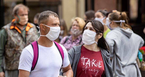 Hřib překvapil: Od středy v pražských obchoďácích nutné roušky. Ať si říká, co chce, nesouhlasí hygiena