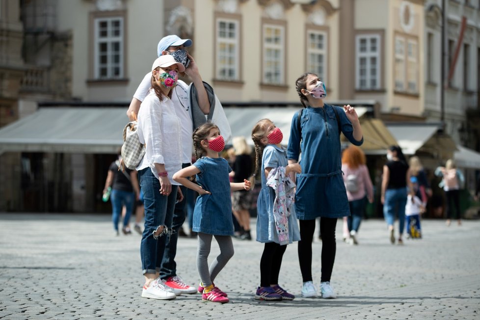 Pražské památky a instituce hlásí, že v porovnání s minulým rokem je navštívila přibližně třetina lidí.