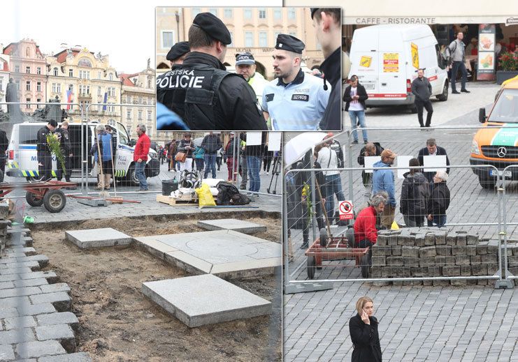 Sochař Váňa se sloup pokusil postavit na náměstí už v červnu 2019, tehdy ale neměl potřebná povolení.