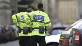 Strážníci městské policie Prahy 10 mohou být na sebe pyšní, devět minut stačilo, aby našli pohřešovanou dívku.