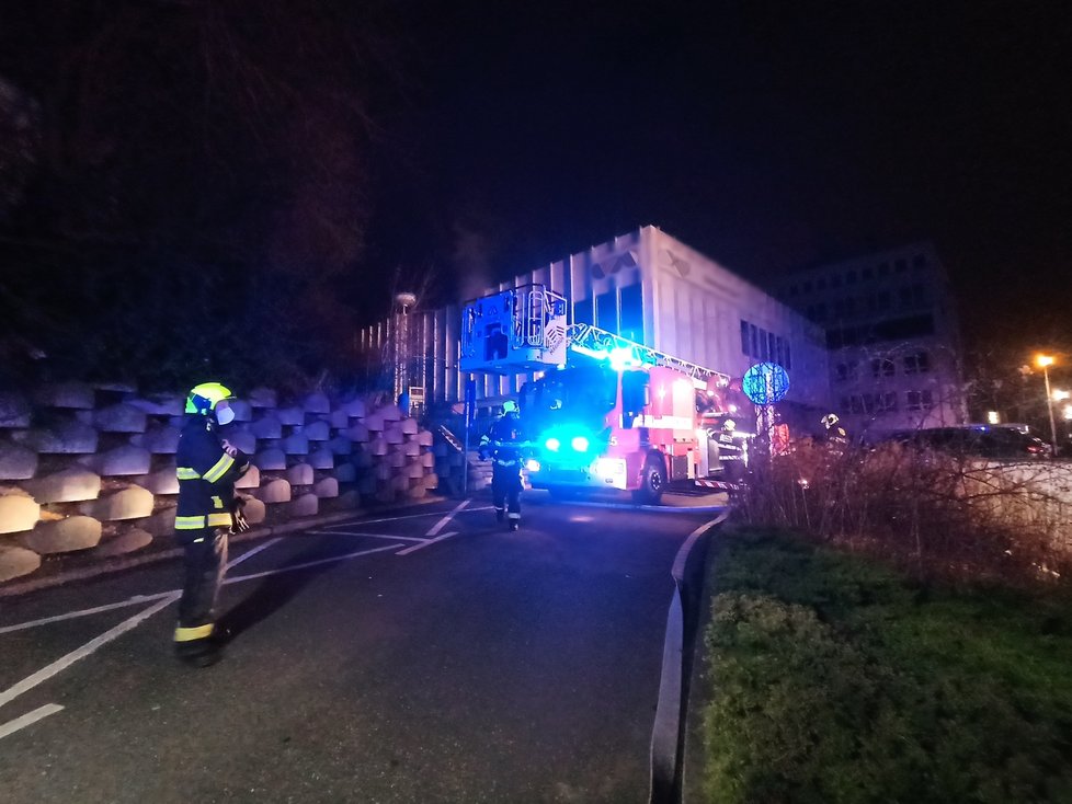 Pražští hasiči v sobotu 27. února zasahovali v ulici Žirovnická v Záběhlicích u požáru serverovny.